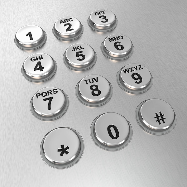 Старый кнопочный телефон с алфавитом
